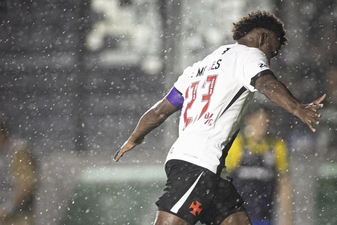 vasco-vence-o-palmeiras-e-conquista-primeira-vitoria-no-brasileirao