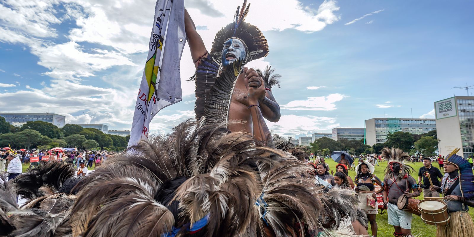 acampamento-terra-livre-termina-com-pedido-para-acelerar-demarcacoes- 