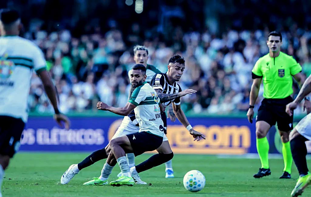 coritiba-vence-atletico-mg-e-acaba-com-seca-no-brasileirao