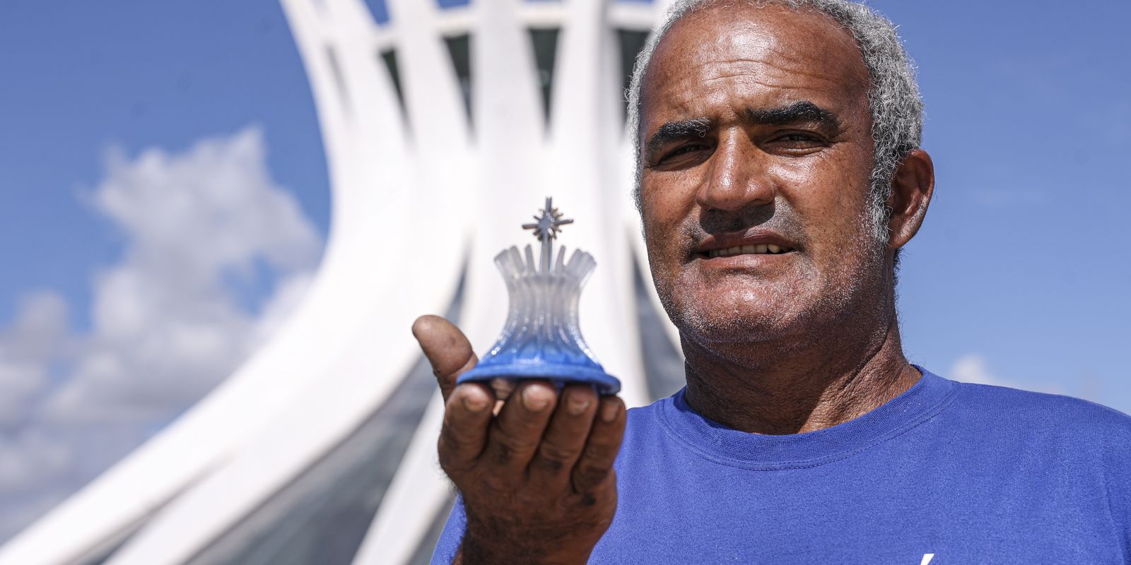 com-miniaturas,-artesaos-dao-novo-sentido-a-brasilia-dos-monumentos