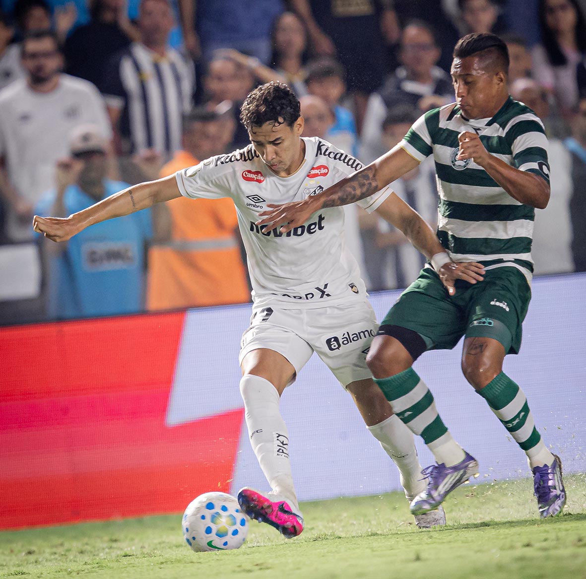 santos-empata-com-o-coritiba-na-vila-belmiro-e-chega-ao-terceiro-jogo-seguido-sem-vitoria