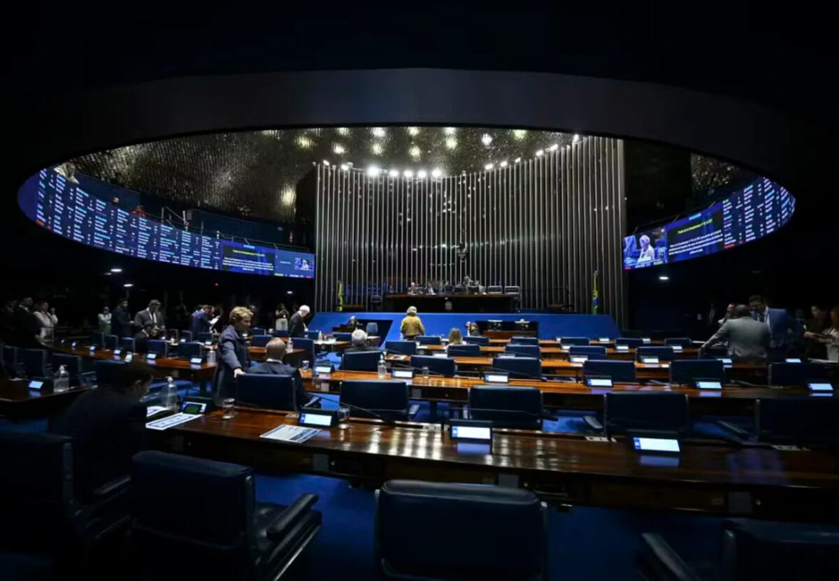 De Bíblia a Apple Watch: candidatos ao Senado direcionam anúncios a públicos específicos na Meta